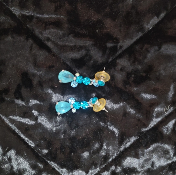 Genuine Aqua Crystal necklace set. - Picture 5 of 5